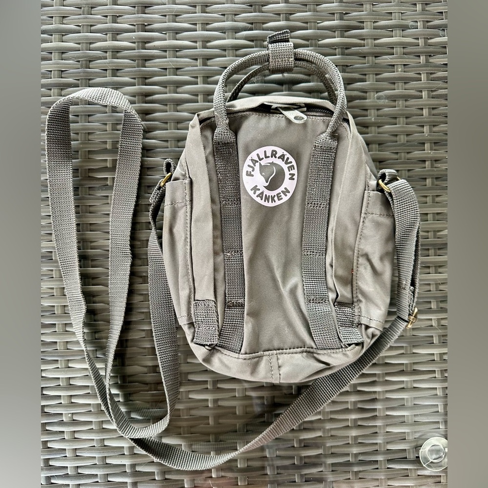 Fjallraven Kanken Sling - Picture 4 of 5